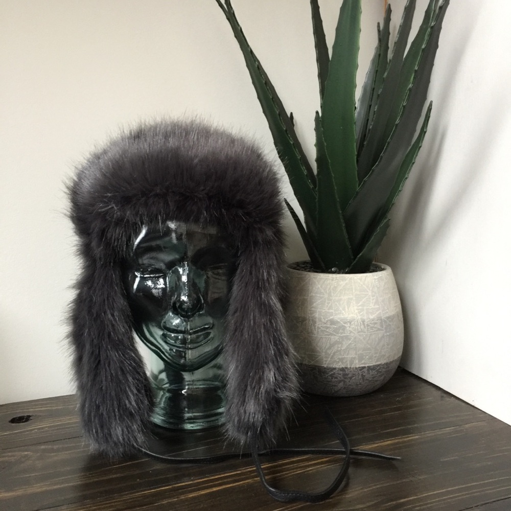 Banana Republic faux fur hat